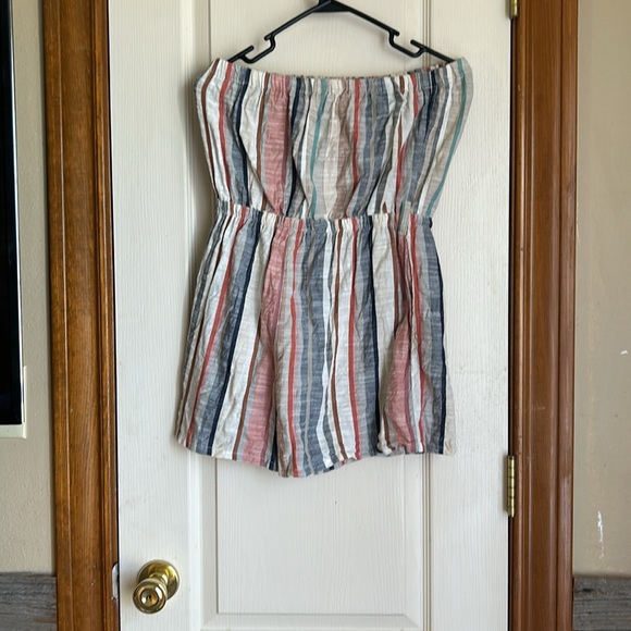 Beautiful strapless romper - Picture 3 of 3